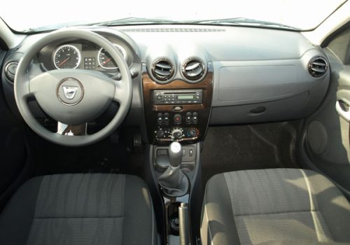 DACIA DUSTER INTERIOR