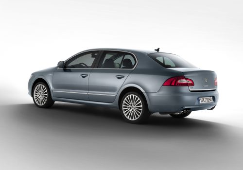 skoda-superb-limo-lateral