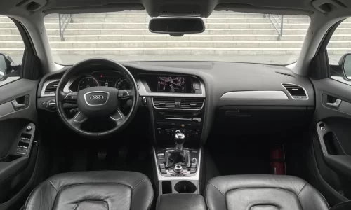 audi-a4-back-rent-a-car-interios