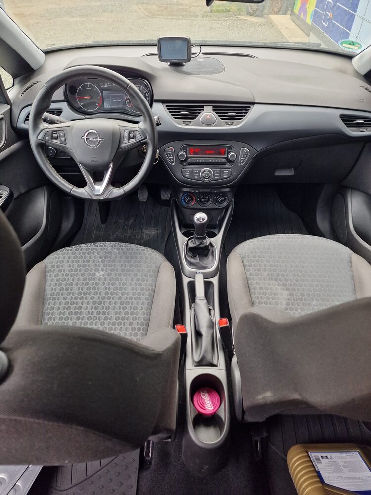 Închiriere Opel Corsa Arad – lateral Închiriere Opel Corsa Arad – lateral